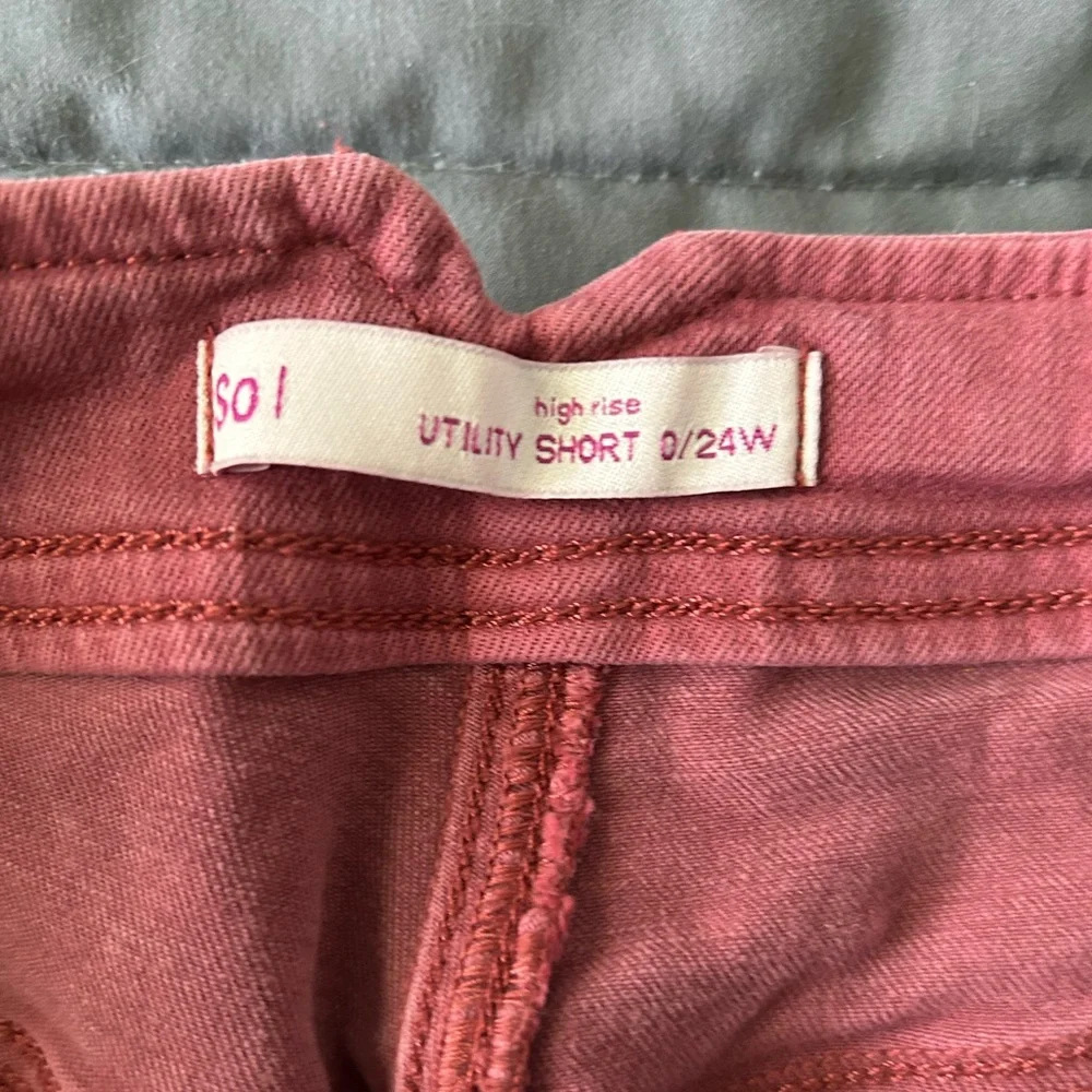 Pink Utility Short High Rise. Size: 0/24W - Picture 3 of 3